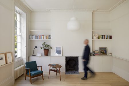 Highbury Fields Apartment: living space