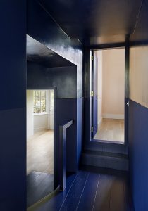 Highbury Fields Apartment: blue staircase space