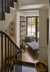 Victoria Square Townhouse: staircase
