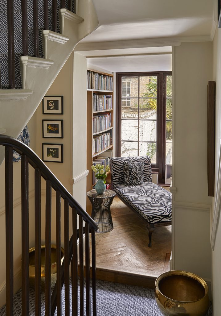 Victoria Square Townhouse: staircase
